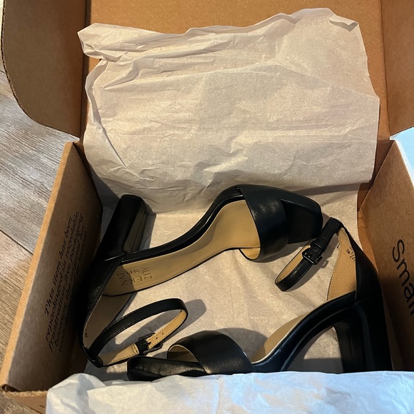 Natrualizer Joy Dress Sandal - Picture 2 of 3